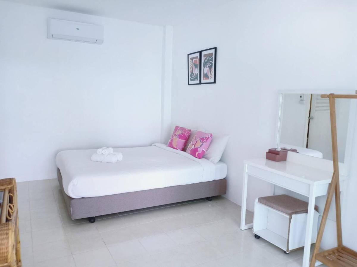 Issara Beach Resort 시촌 외부 사진