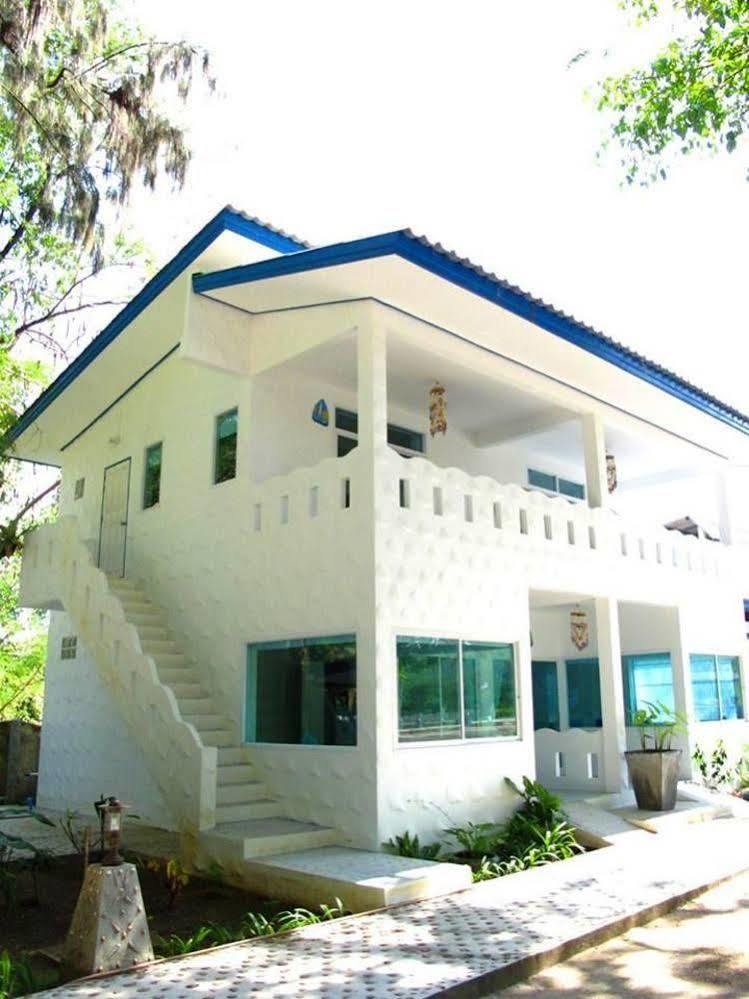 Issara Beach Resort 시촌 외부 사진