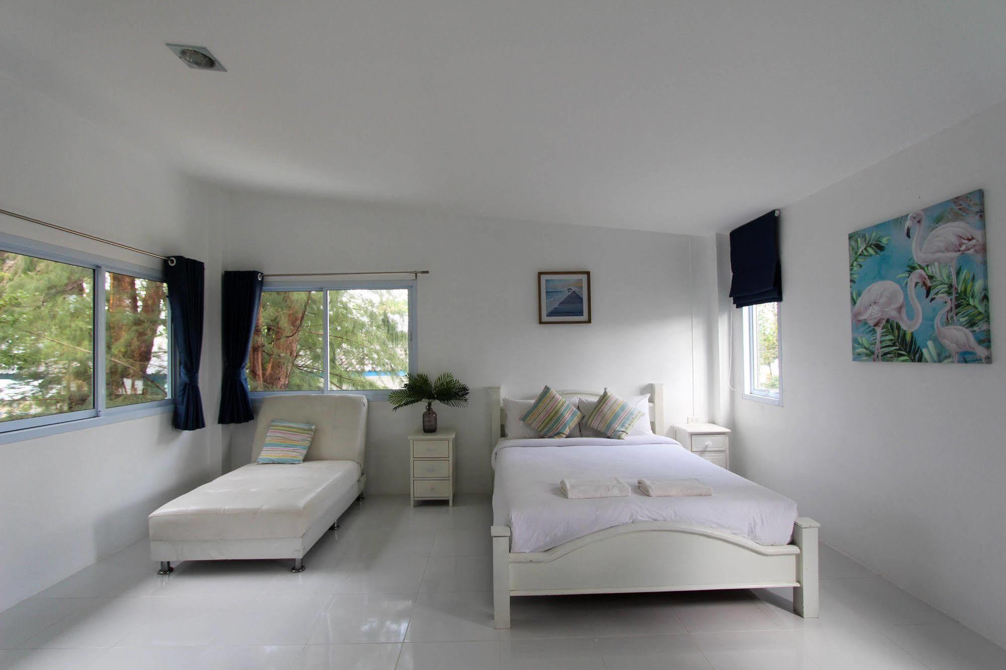Issara Beach Resort 시촌 외부 사진