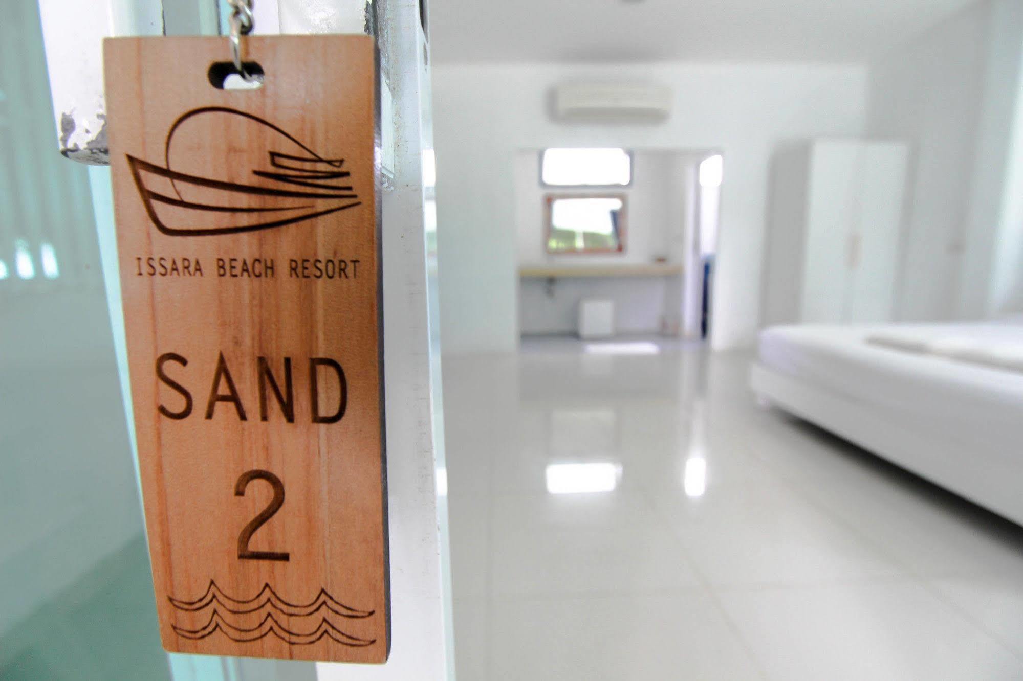 Issara Beach Resort 시촌 외부 사진
