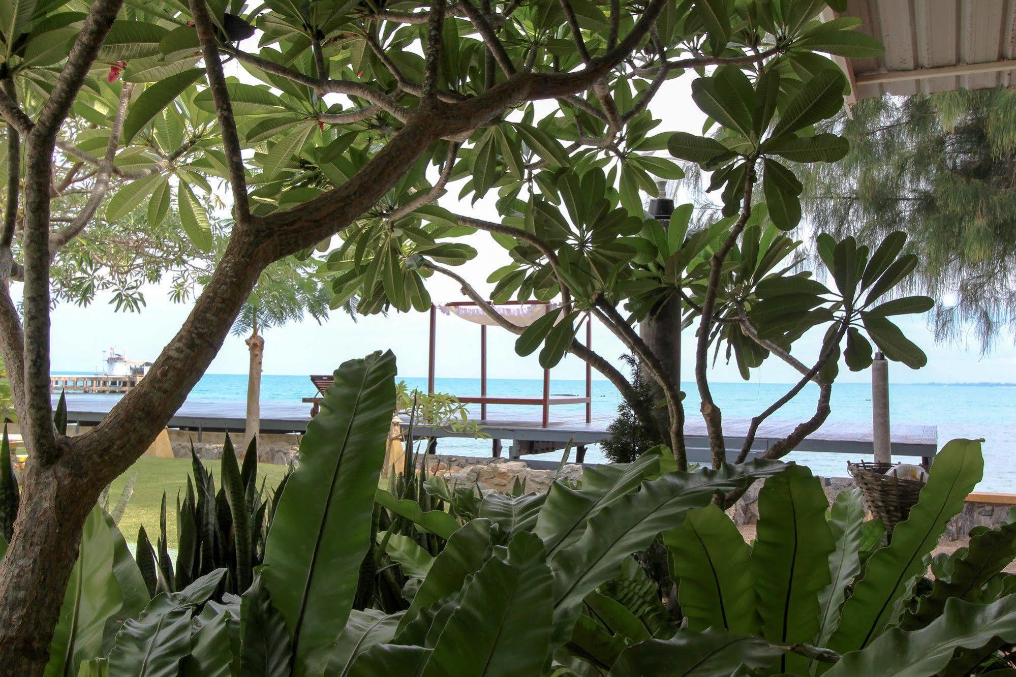 Issara Beach Resort 시촌 외부 사진